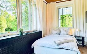 Affordable Rooms In A Villa With Garden Near Danube For Long Stay